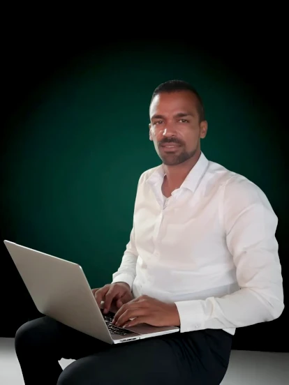 Luis Gamboa, fundador y estratega SEO y GEO en Pulso SEO, Cancún
